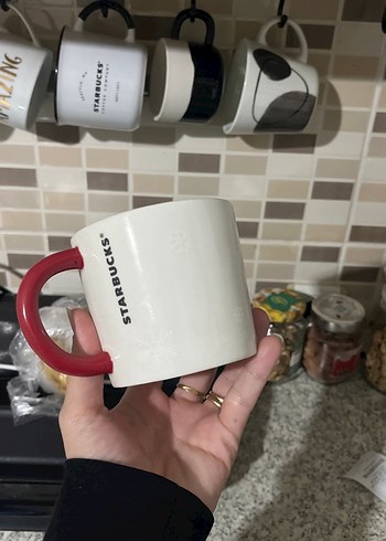 Starbucks Starbucks Kırmızı Kulplu Beyaz Kutup Ayısı Kupa