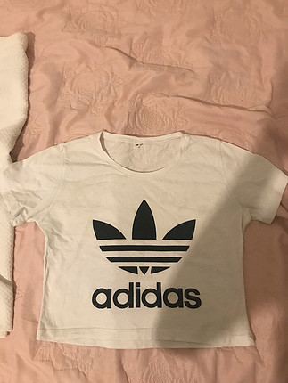Diğer Orijinal mi bilmiyorum adidas crop top üst