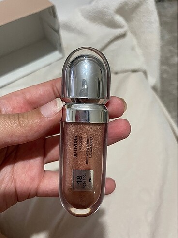  Beden kahverengi Renk Kiko 3D hydra lipgloss 18