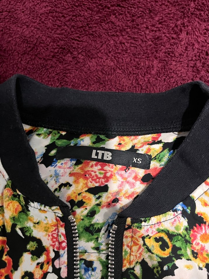 Çiçek Desenli Fermuarlı Kadın rüzgarlık - Görsel 2