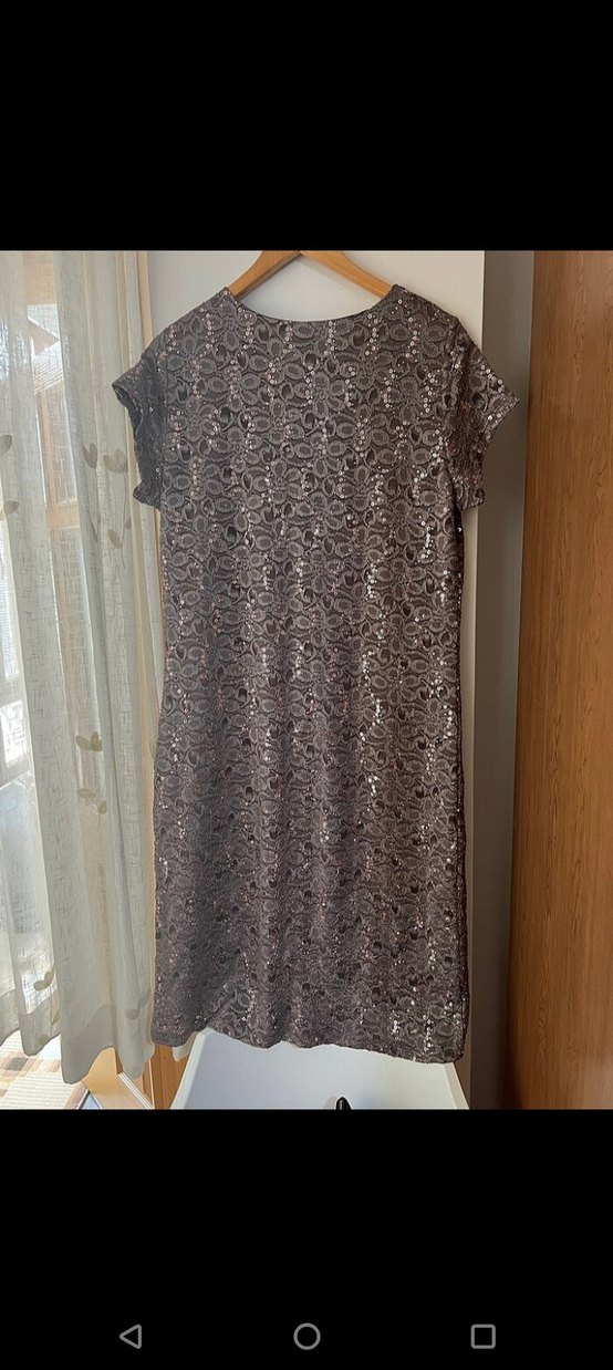 Gri V Yaka Midi Dantel Detaylı Elbise - Görsel 3