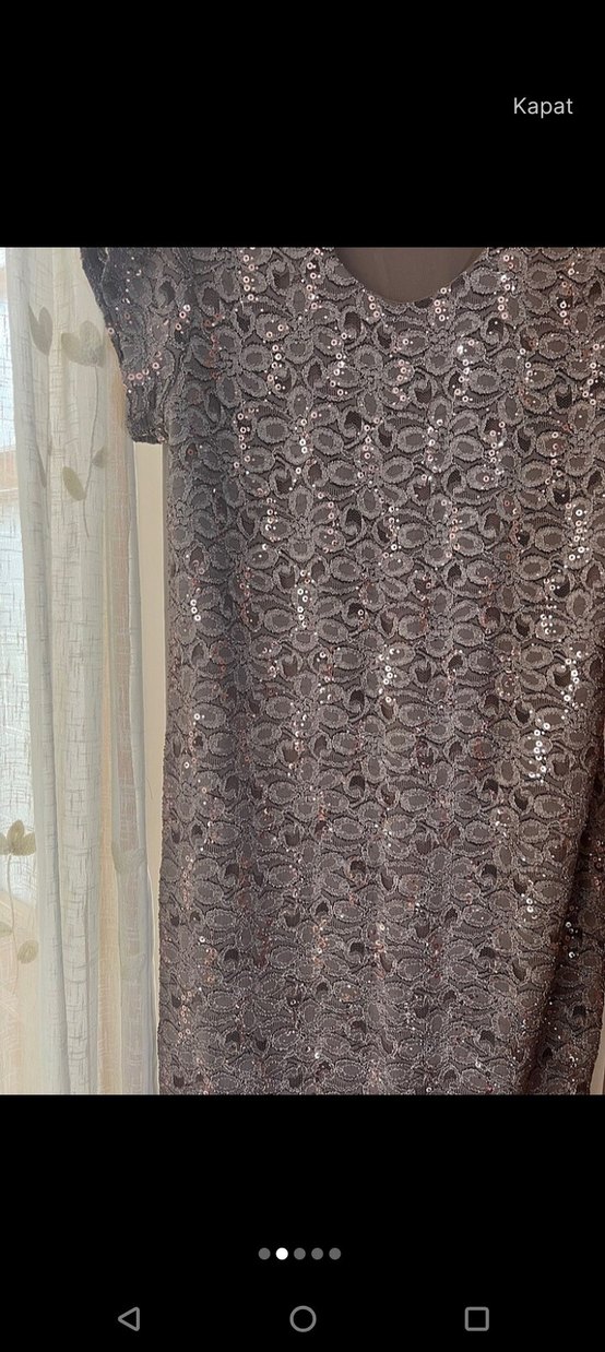 Gri V Yaka Midi Dantel Detaylı Elbise - Görsel 2