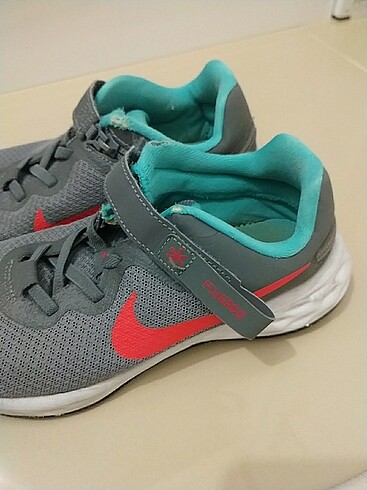 33 Beden Nike erkek çocuk spor ayakkabı