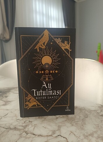 Ay tutulması-kitap
