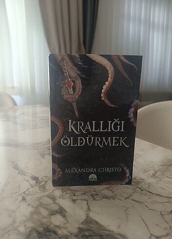 Krallığı öldürmek kitap roman