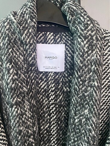 Mango Mango kuşaklı siyah kaban