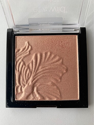 Beden Wet n Wild Megaglo Highlighter