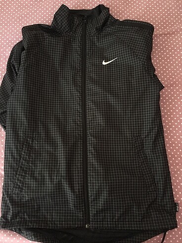 Nike yağmurluk
