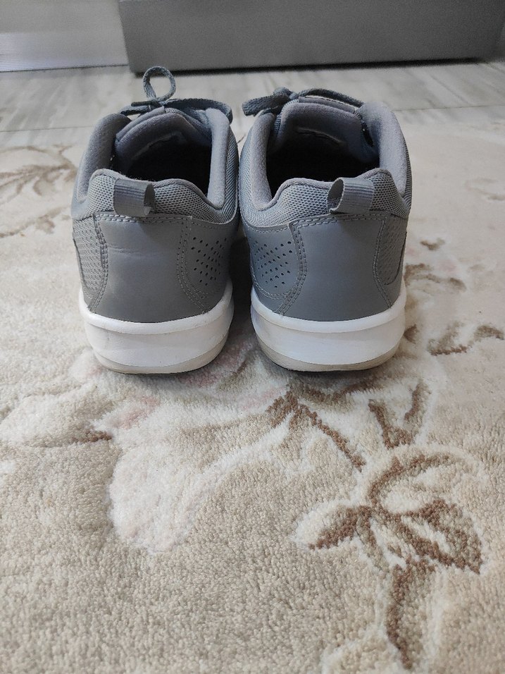 Nike Gri Bağcıklı Spor Ayakkabı - Görsel 3