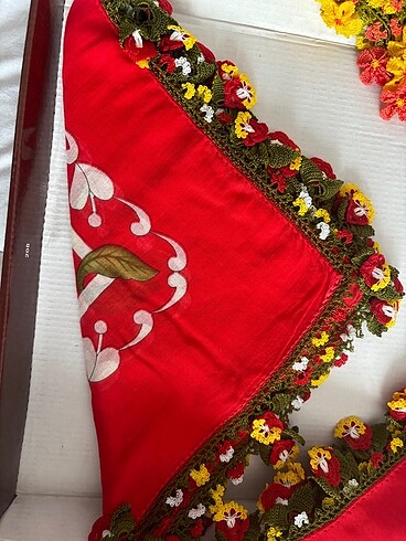  Beden Oayalı yazma eşarp tane fiyatıdır