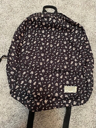 Pull and Bear Sırt Çantası