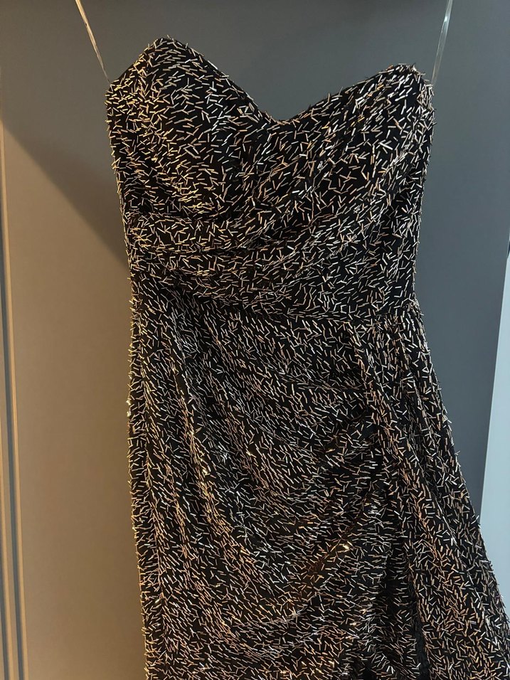 bakır renk boncuklu straplez abiye - Görsel 5