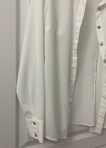 Nakışlı Yakalı Beyaz Kadın Gömlek - Görsel 2