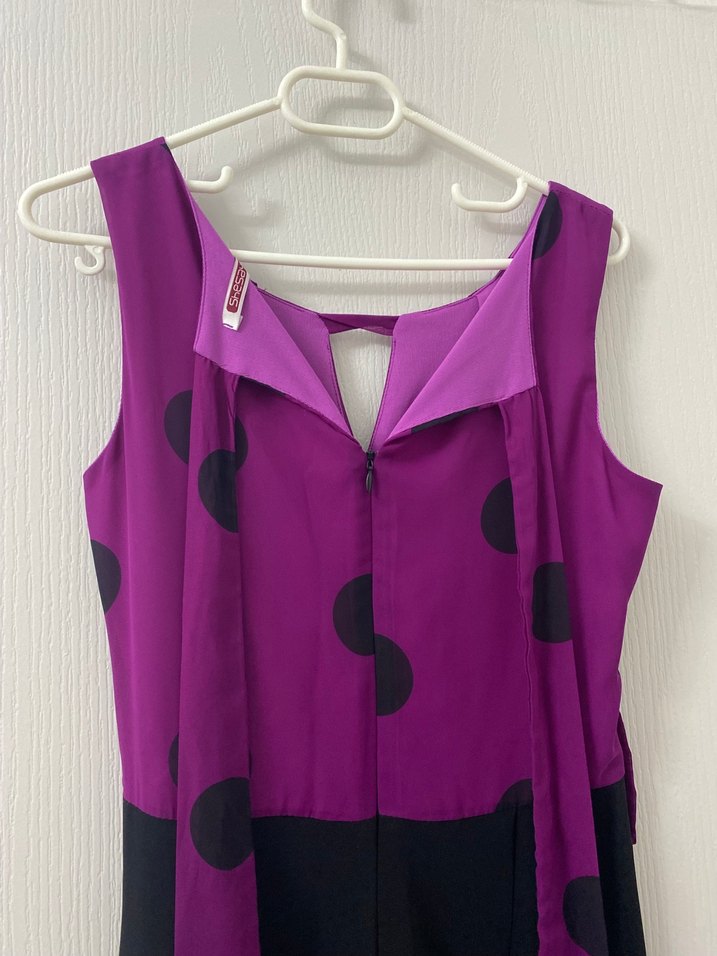 Mor Puantiyeli Uzun V Yakalı Abiye Elbise - Görsel 4