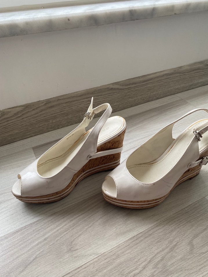 Beyaz Rugan Dolgu Topuklu Kadın Ayakkabı - Görsel 2