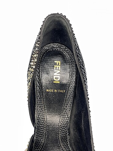 37 Beden siyah Renk Fendi Platform %70 İndirimli.