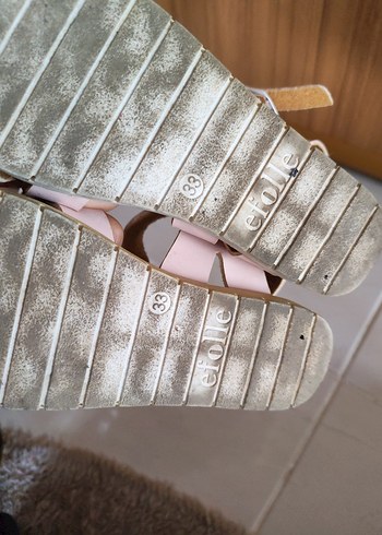 33 Beden Kız Çocuk Pembe Tokalı Sandalet