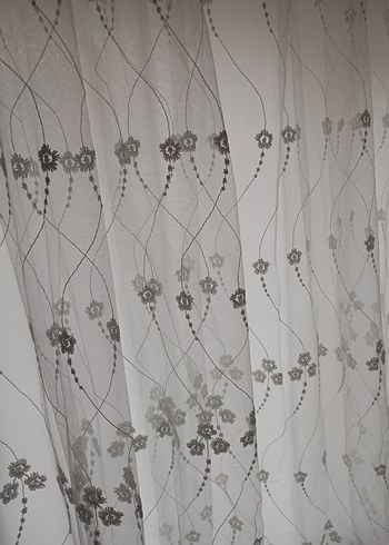 Gri Nakışlı Beyaz Tül Perde - Görsel 3