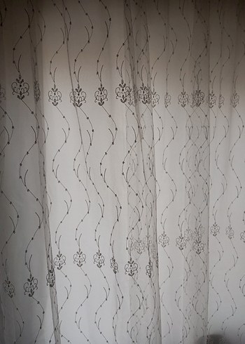 Gri İşlemeli Beyaz Perde - Görsel 2