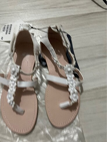 28 Beden 28 numara H&M SANDALET