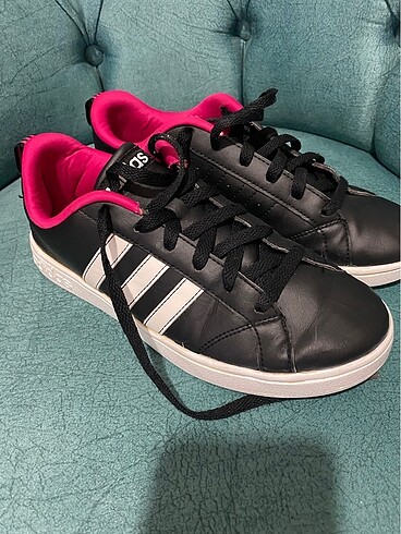38 Beden siyah Renk Adidas Spor ayakkabı