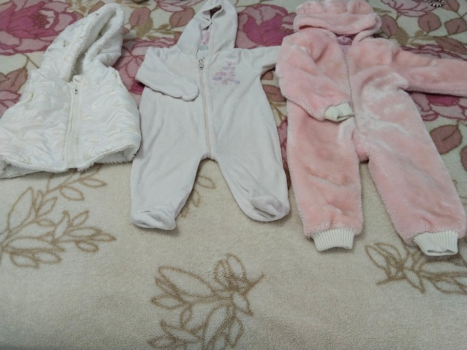 Kapüşonlu Beyaz Kız Bebek Tulumu - Görsel 3