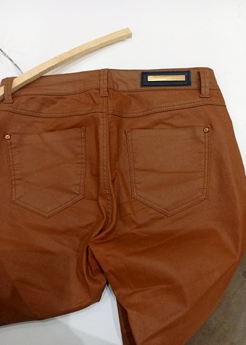 Düğmeli Kahverengi Kadın Deri Pantolon - Görsel 4