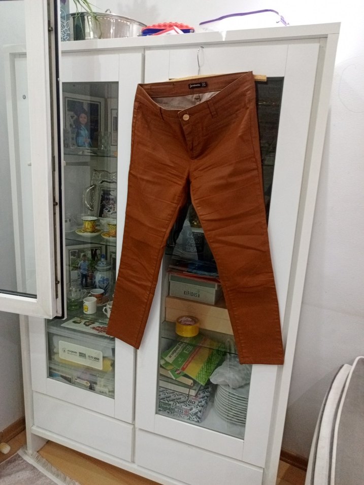 Düğmeli Kahverengi Kadın Deri Pantolon - Görsel 3