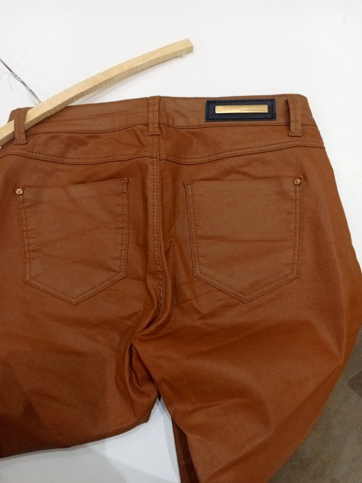 Düğmeli Kahverengi Kadın Deri Pantolon - Görsel 4