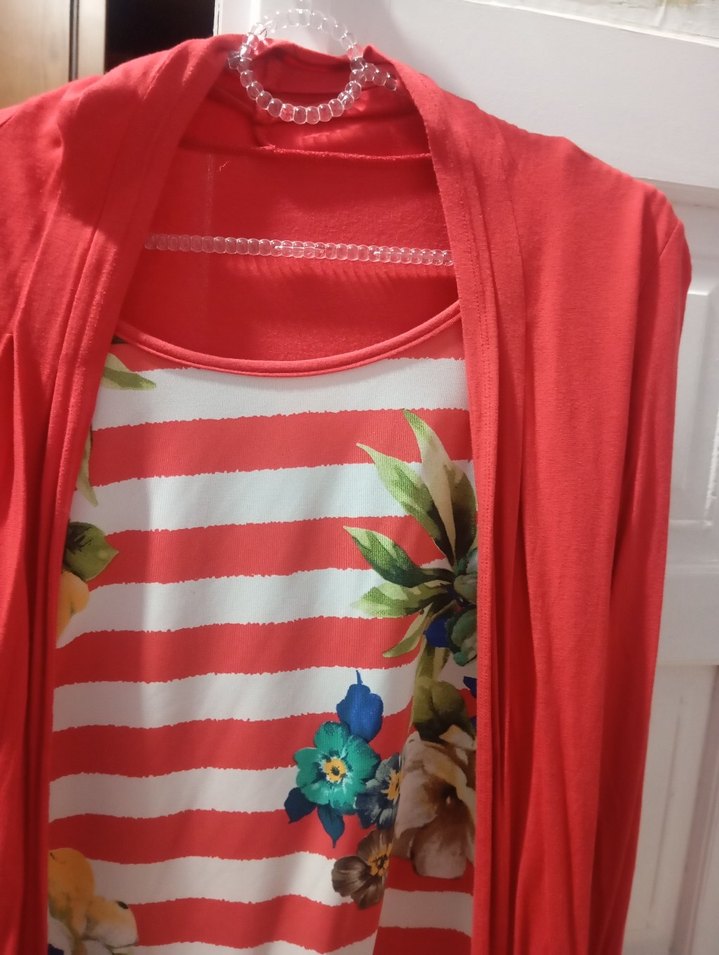 Çiçek Desenli Kırmızı bluz - Görsel 2