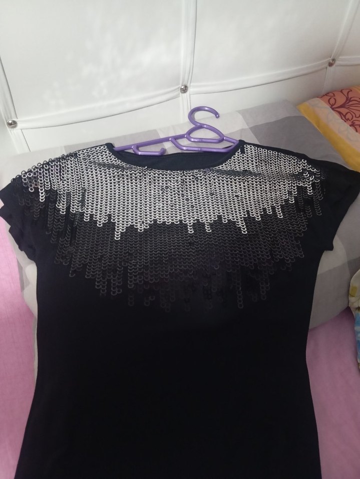 siyah pullu bluz - Görsel 3