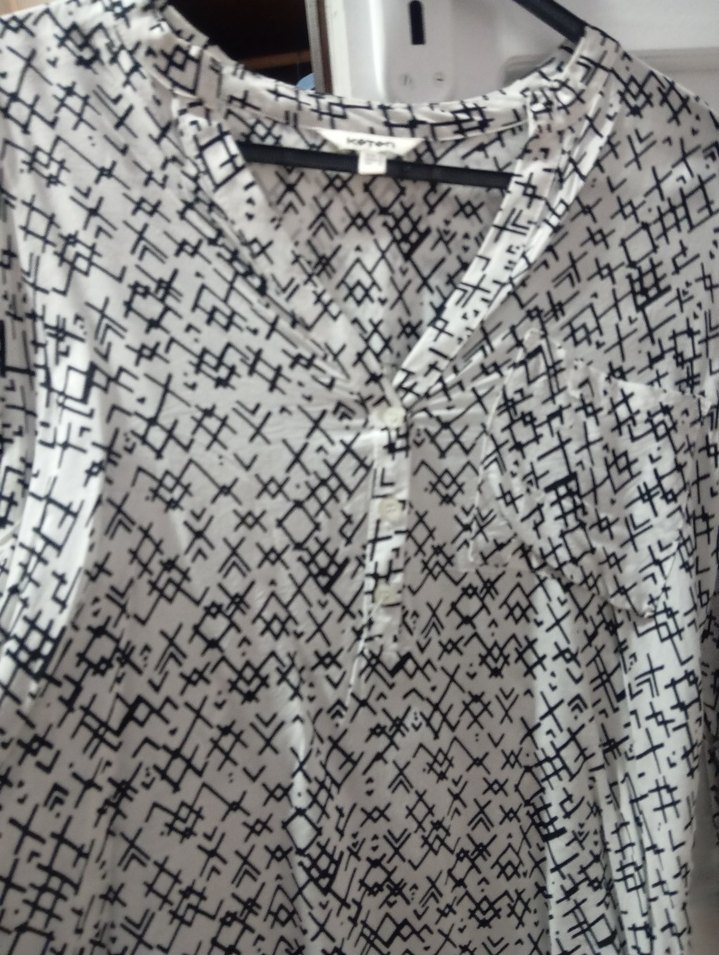 V Yaka Uzun Kollu gömlek - Görsel 3