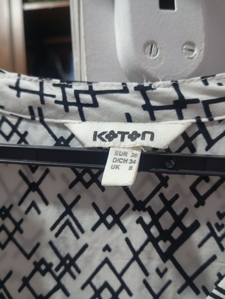 V Yaka Uzun Kollu gömlek - Görsel 4