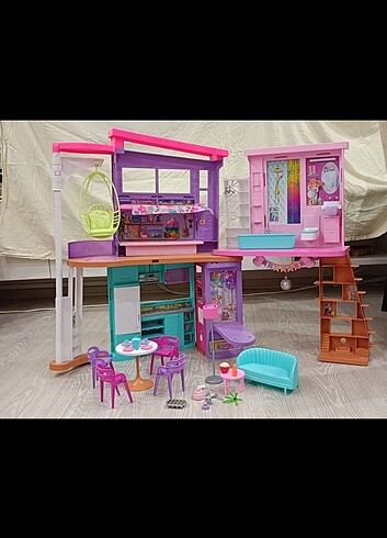 Barbie Vacation (tatil) House oyun evi
