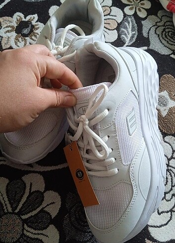 Spor ayakkabi