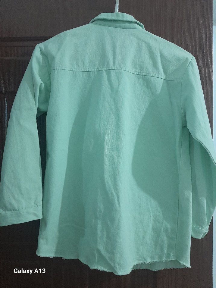 Düğmeli Yeşil Pamuklu Uzun Kollu Gömlek - Görsel 3