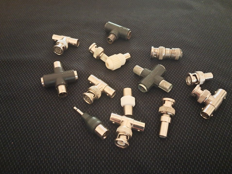 Çeşitli Gri Metal Bağlantı Parçaları - Görsel 3