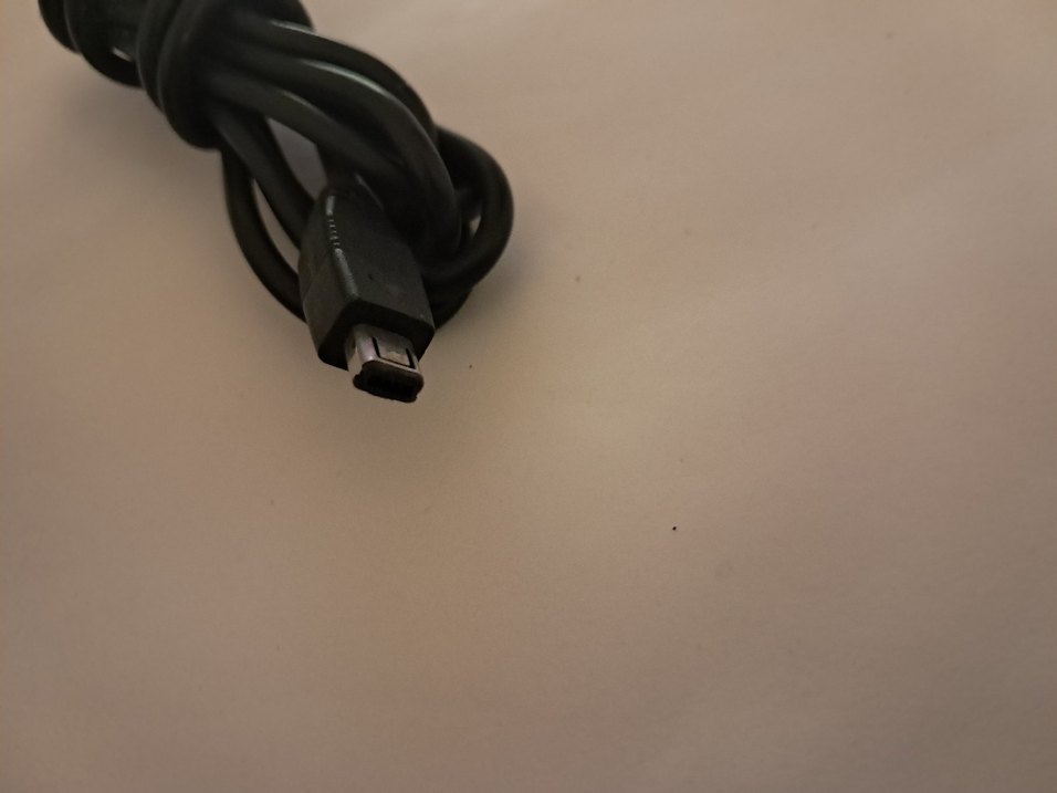 Siyah Telefon Şarj Aleti - Görsel 3