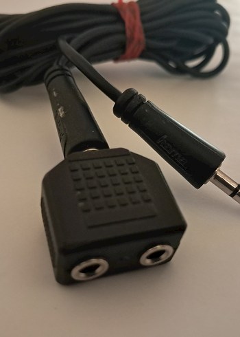 Siyah Ses Kablosu ve Adaptör - Görsel 3