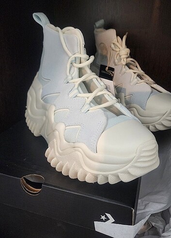 Converse Run Star Motion