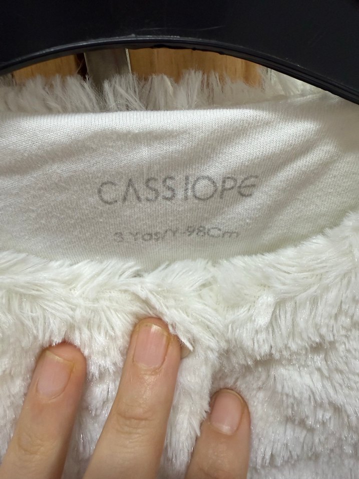 Kız Çocuk Beyaz Kürklü Kolsuz Yelek - Görsel 5