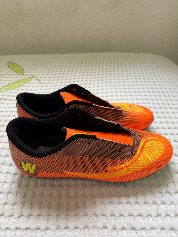 Turuncu Halı Saha Krampon - Görsel 2