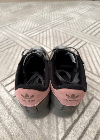 Gri Kadın Spor Ayakkabı - Şık ve Rahat - Görsel 3