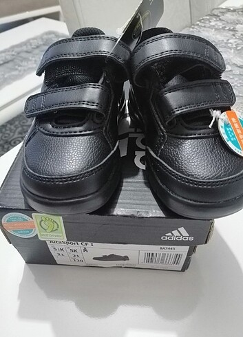 Orijinal Adidas