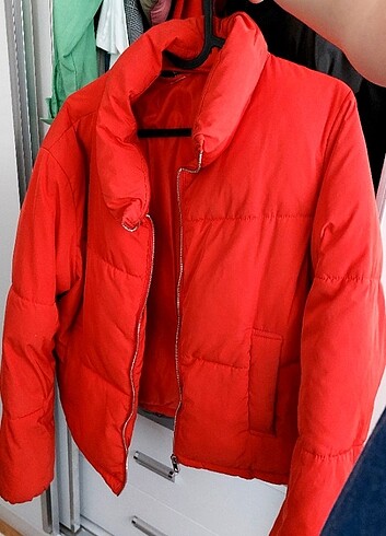 H&M Kırmızı şişme mont 