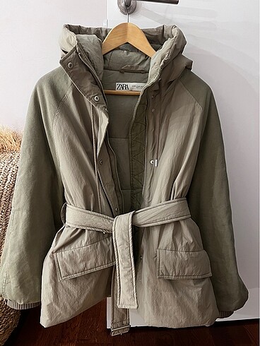 Zara Mont