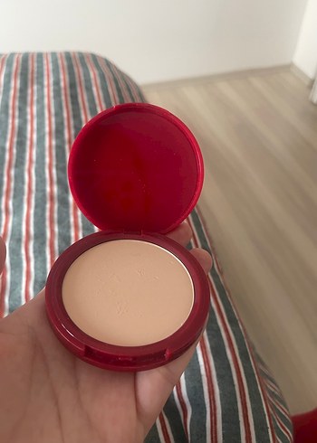 Deborah Milano 29 La Cipria Kırmızı Pudra - Görsel 2