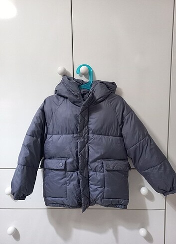 Zara Mont