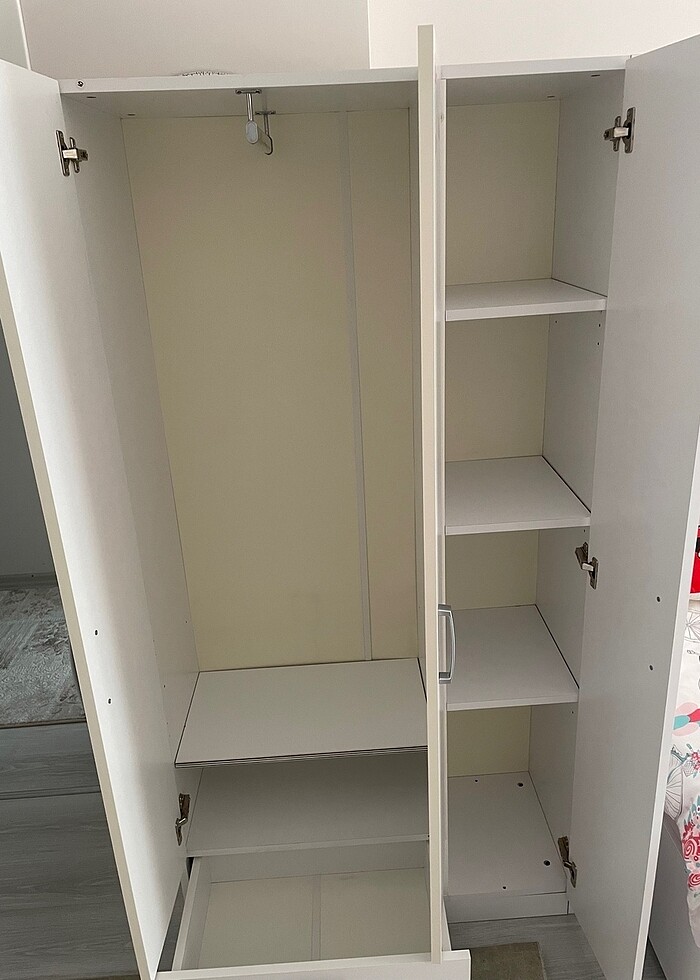 3 Kapılı Beyaz Dolap - Görsel 2