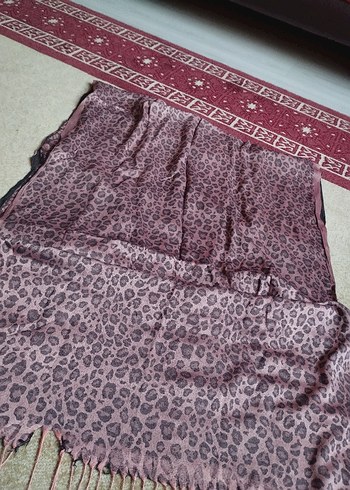 Leopar Desenli Kadın Şal - Görsel 4
